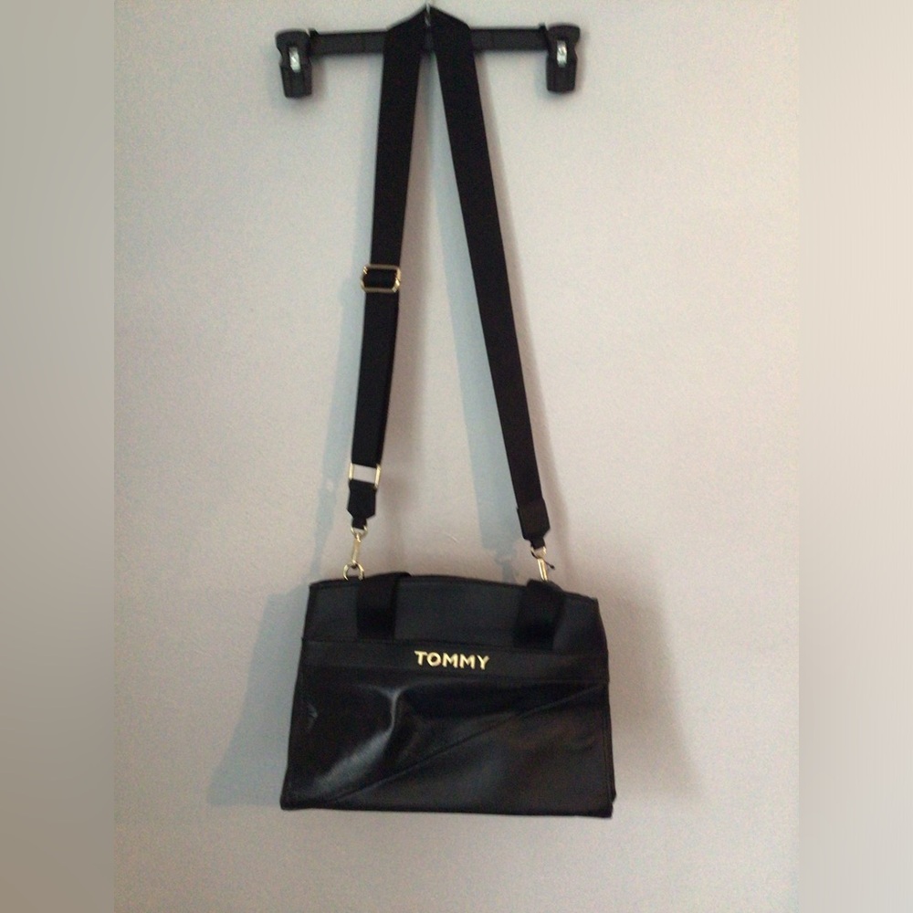 Tommy Hilfiger Woman’s Black Purse With Gold Embellishment.
